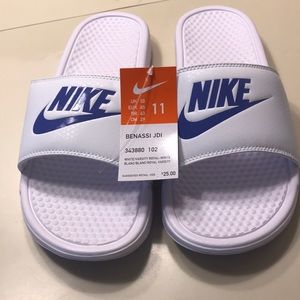 Nike Foam slides (men’s size 11)
